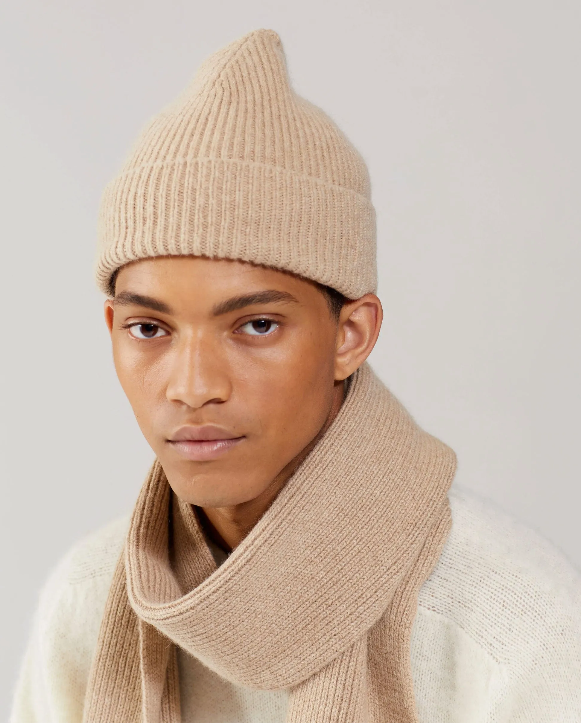 BEANIE / SAND