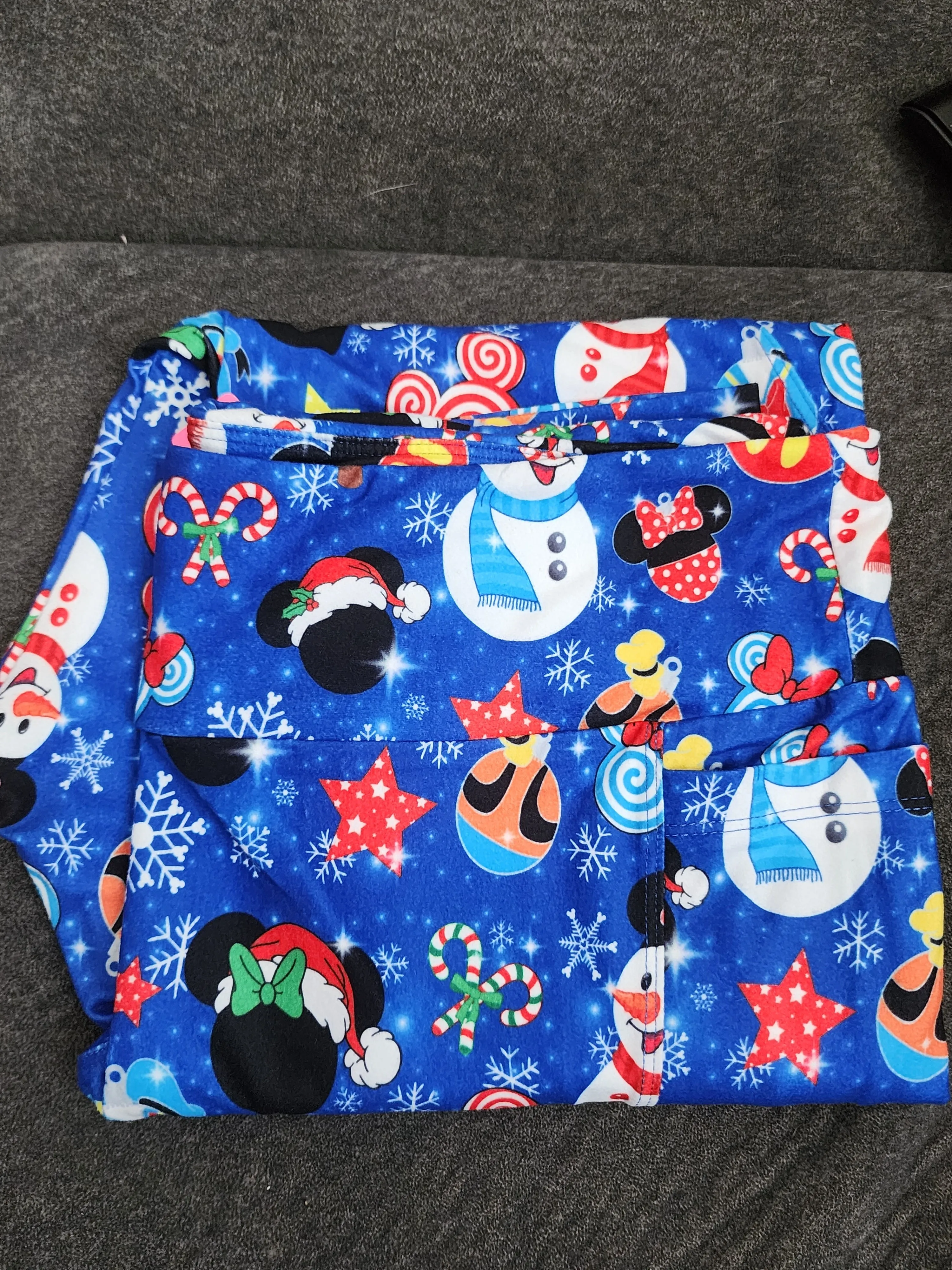 *Charlies Project Disney Mickey Mouse and Friends Holiday Christmas Leggings