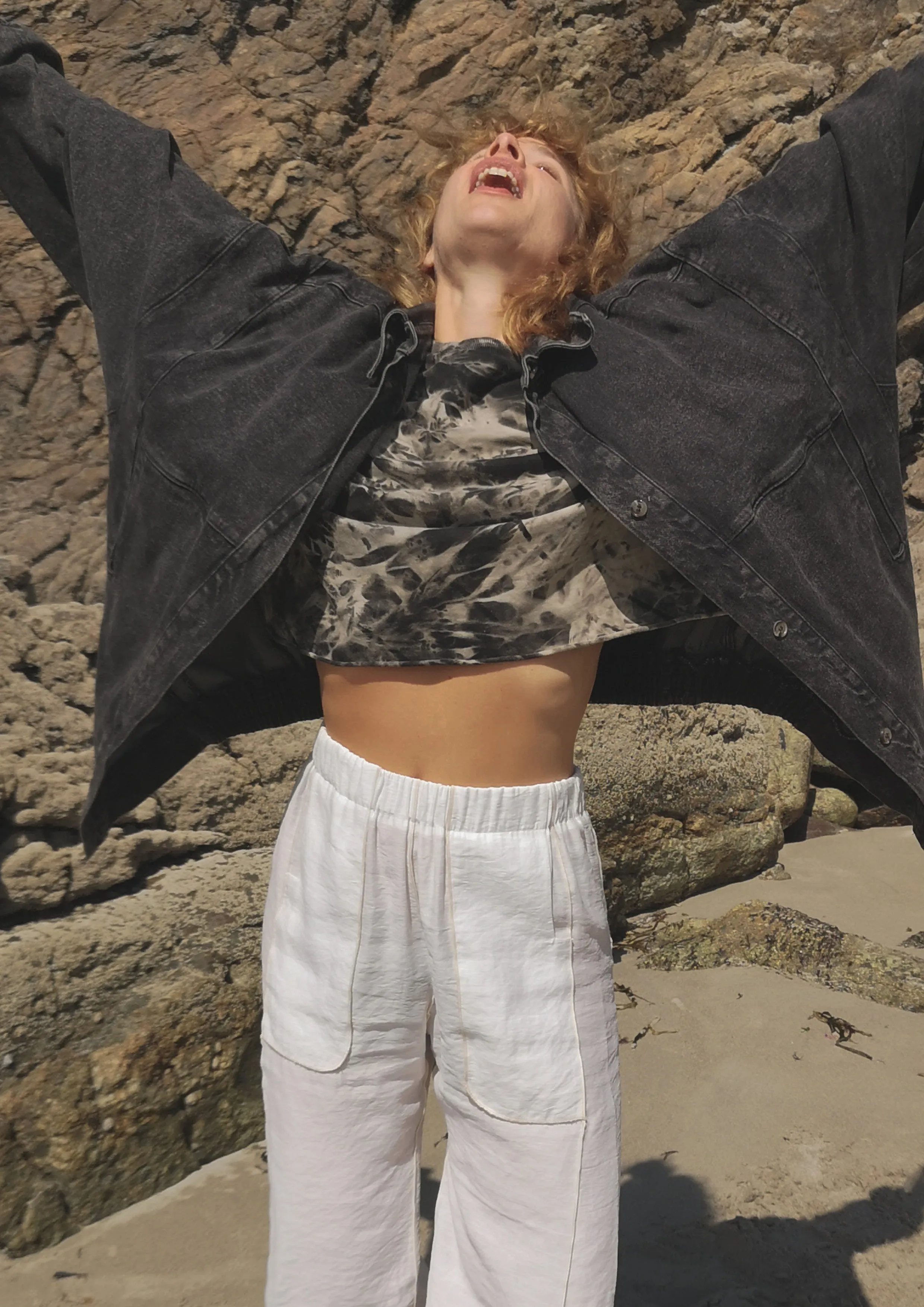 CROP TOP - black / white hand bleached