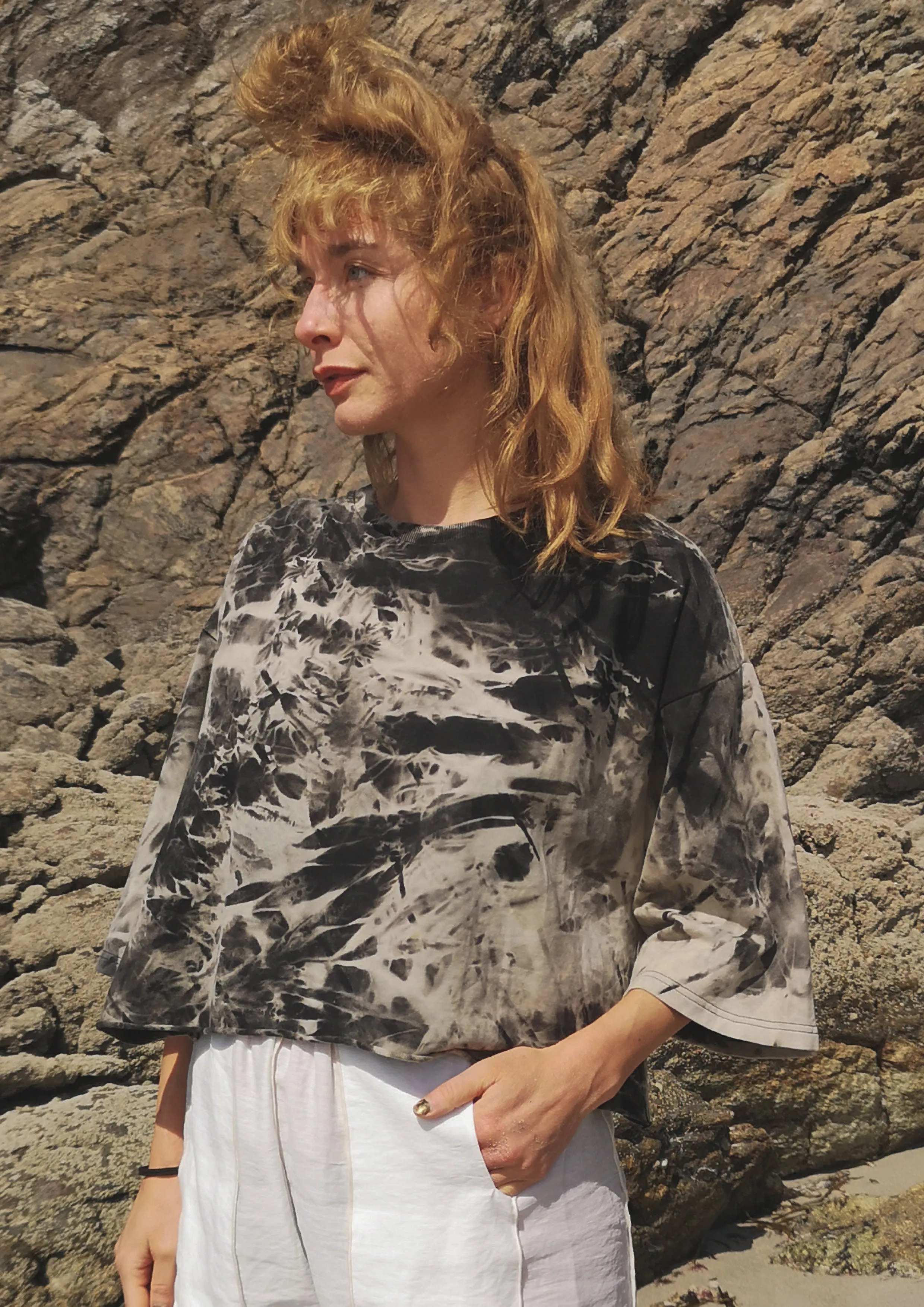 CROP TOP - black / white hand bleached