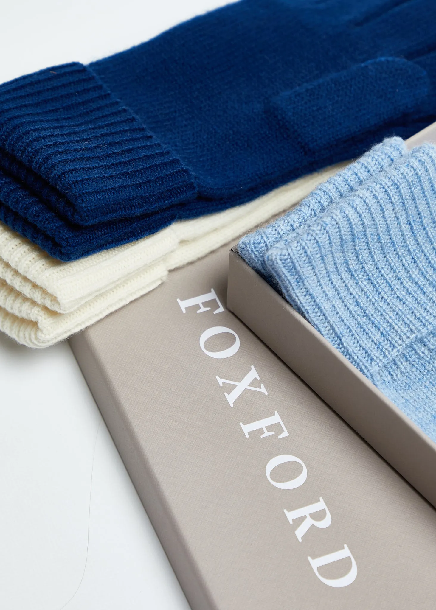 Foxford White Ribbed Cashmere Beanie