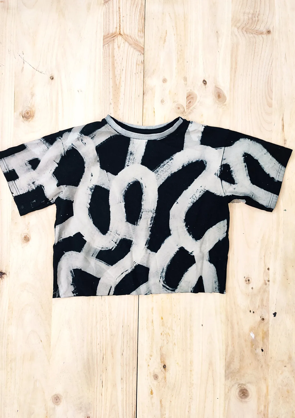 HANDPAINTED / CROPPED - T-SHIRT S - COTTON JERSEY black painted