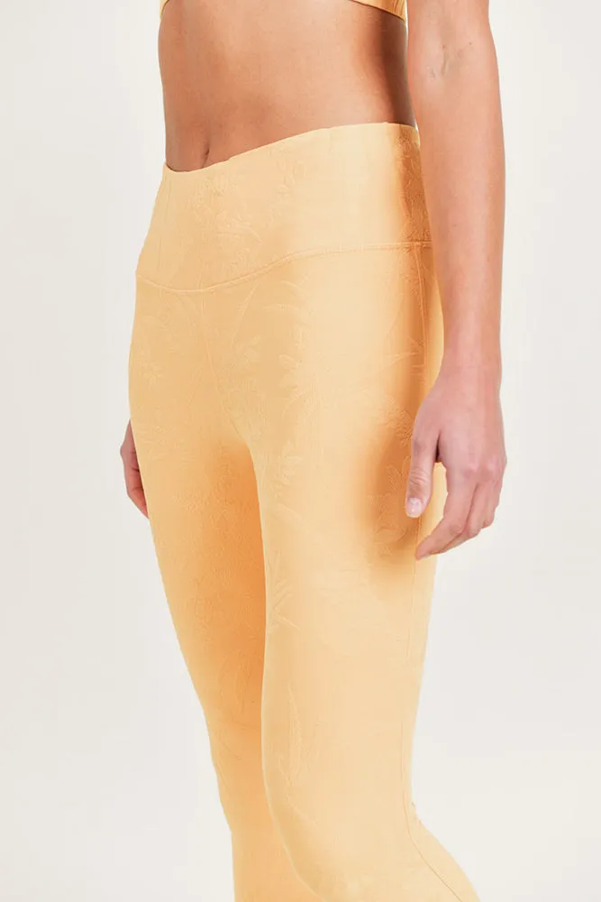 Mono B Textured Floral Jacquard TACTEL® Highwaist Capri Leggings