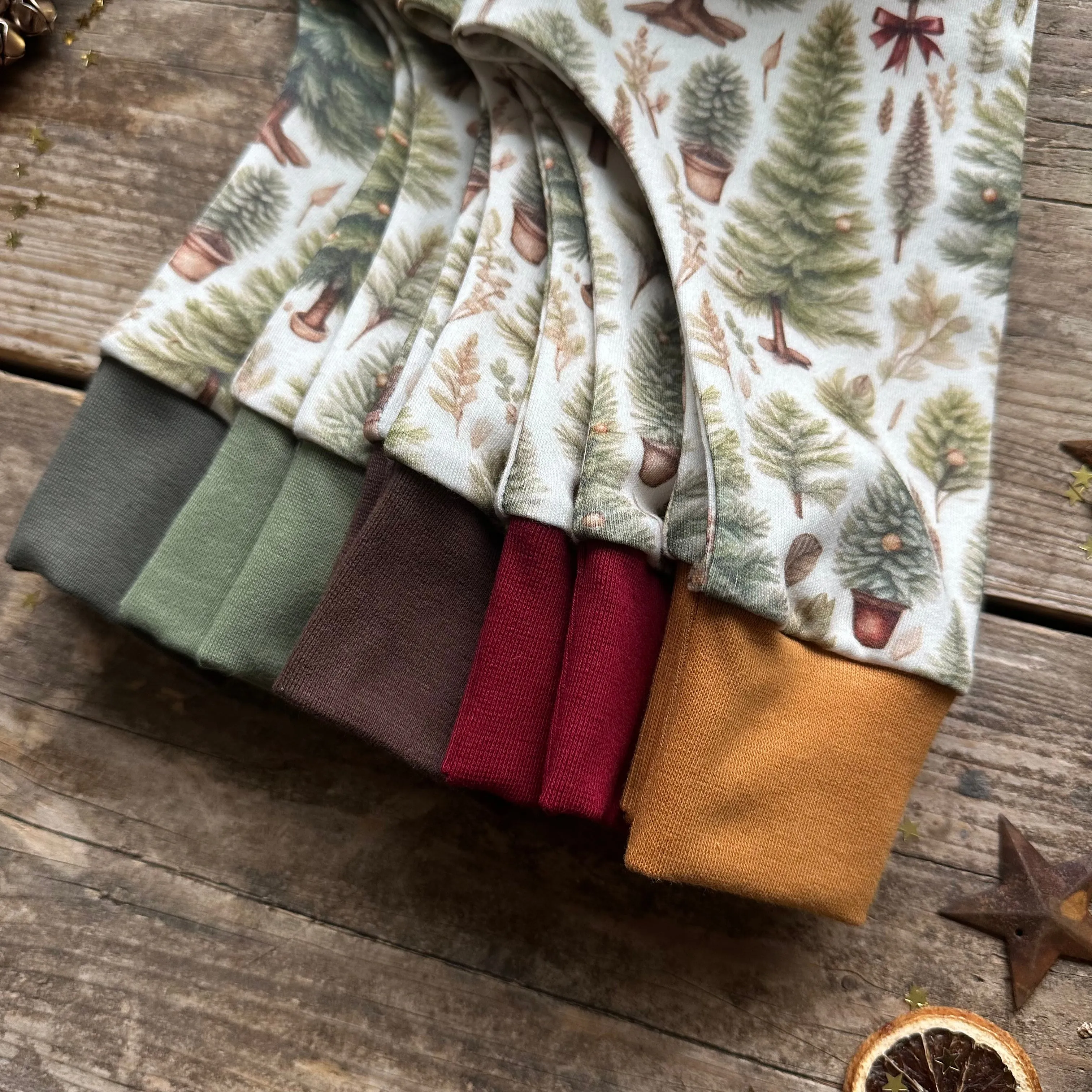 Ribbon Christmas Tree Slim Leggings