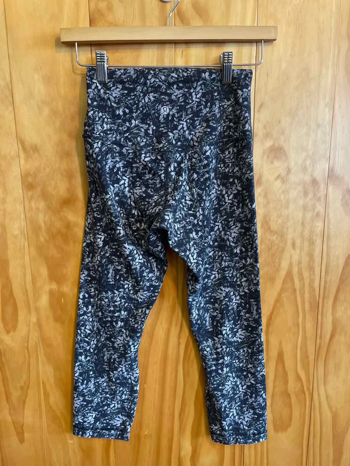 Size 4 Lululemon Black Women's Leggings