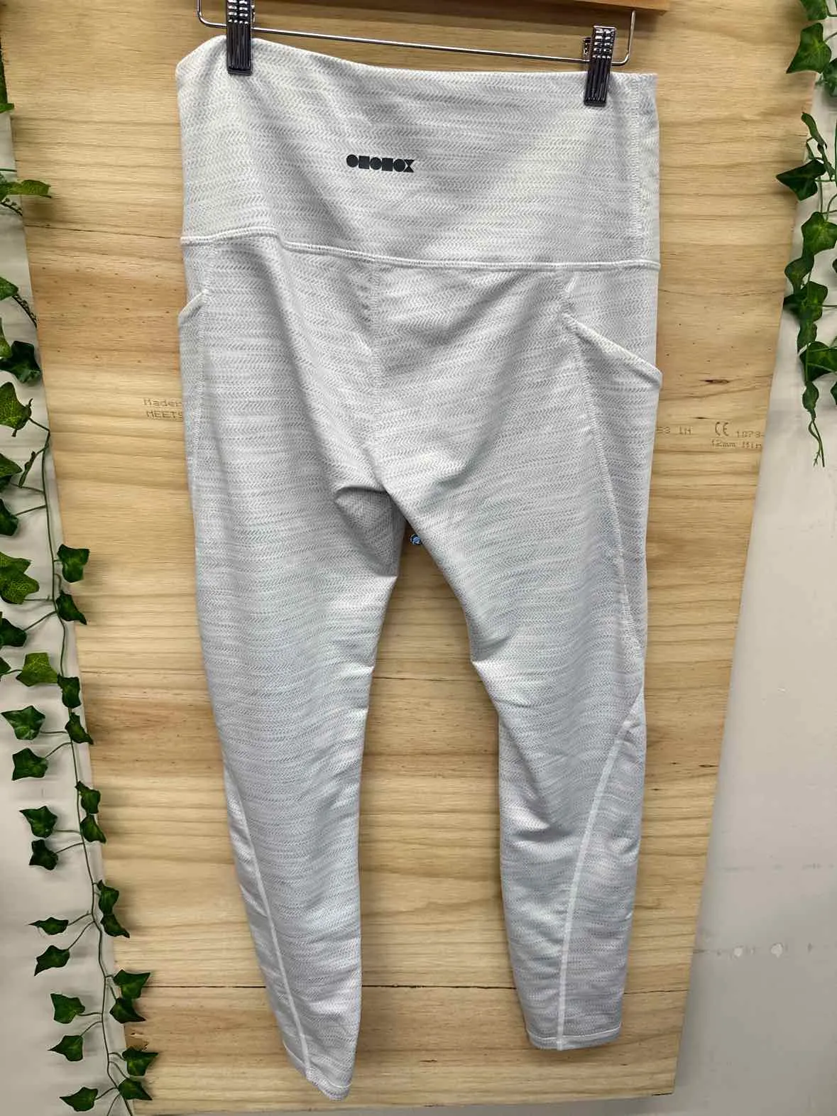 Size Large Ododos White Women's Leggings