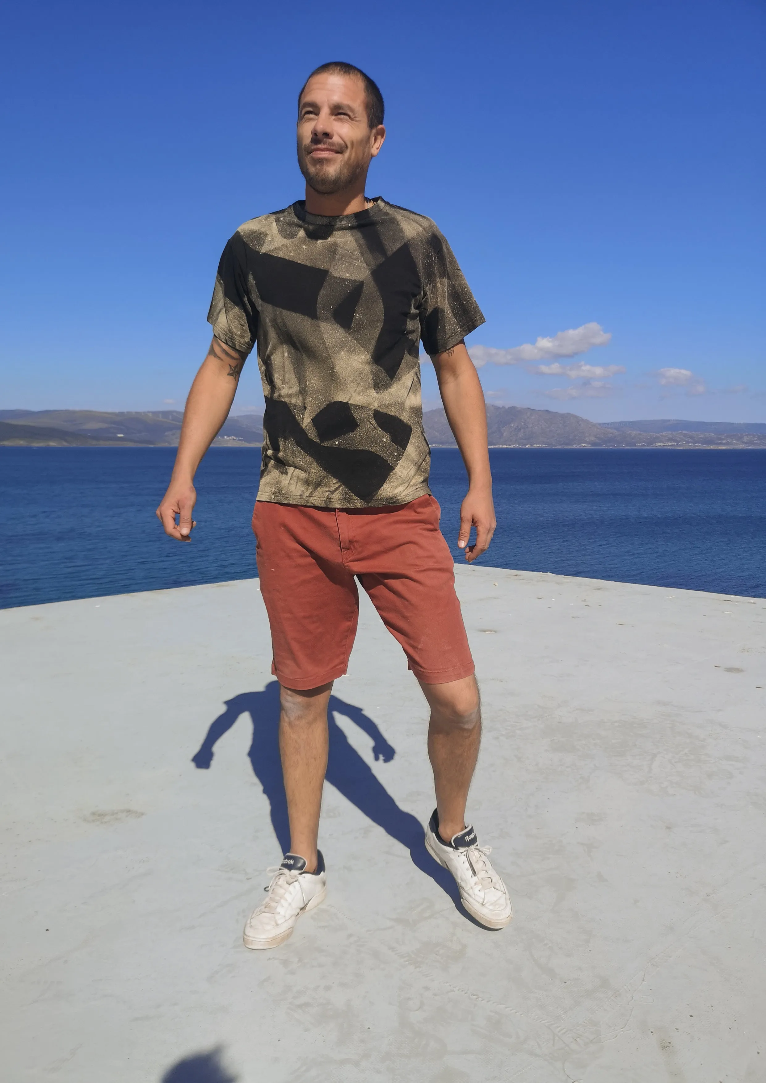 T-SHIRT UNISEX - COTTON JERSEY hand painted black / beige