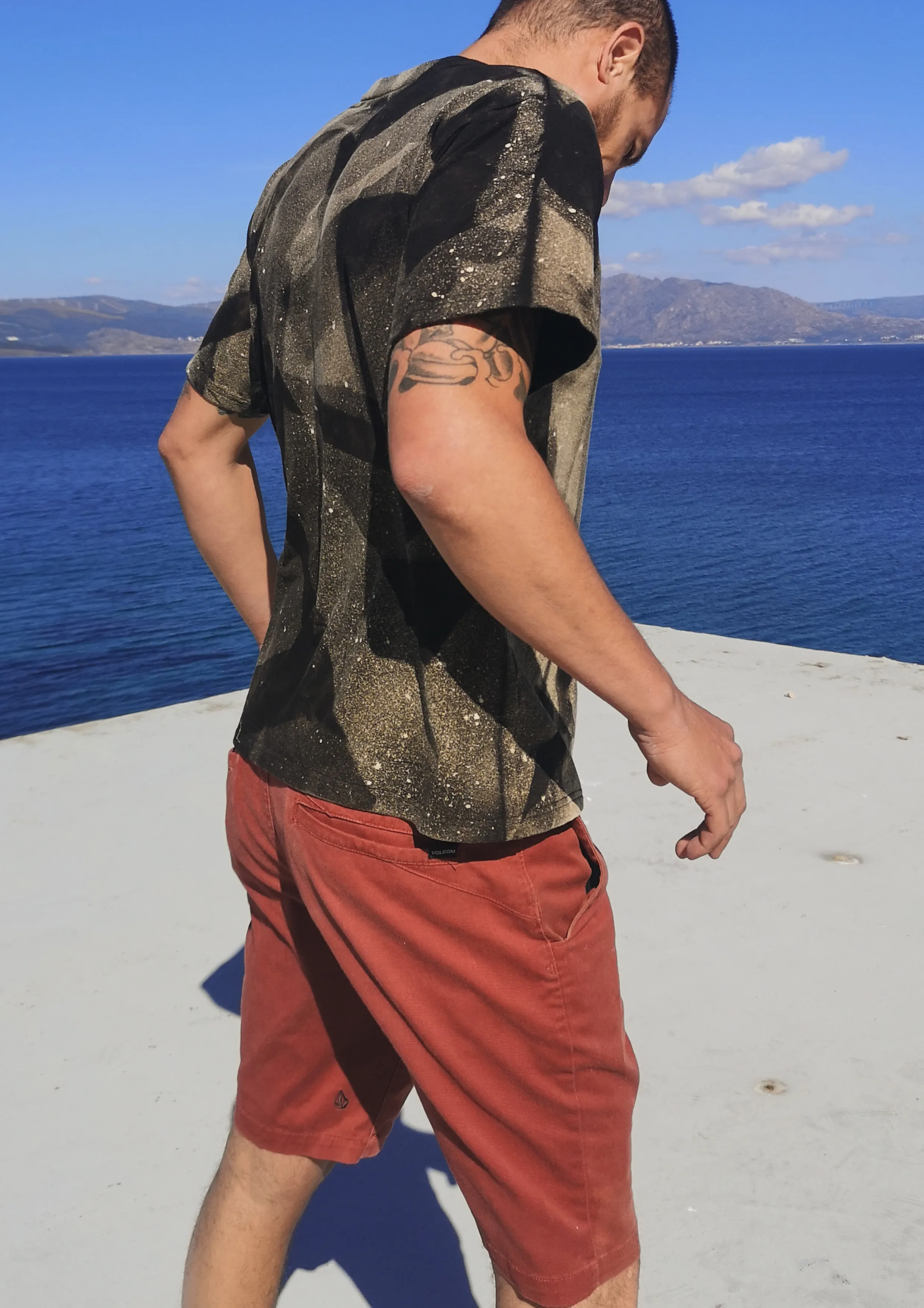 T-SHIRT UNISEX - COTTON JERSEY hand painted black / beige