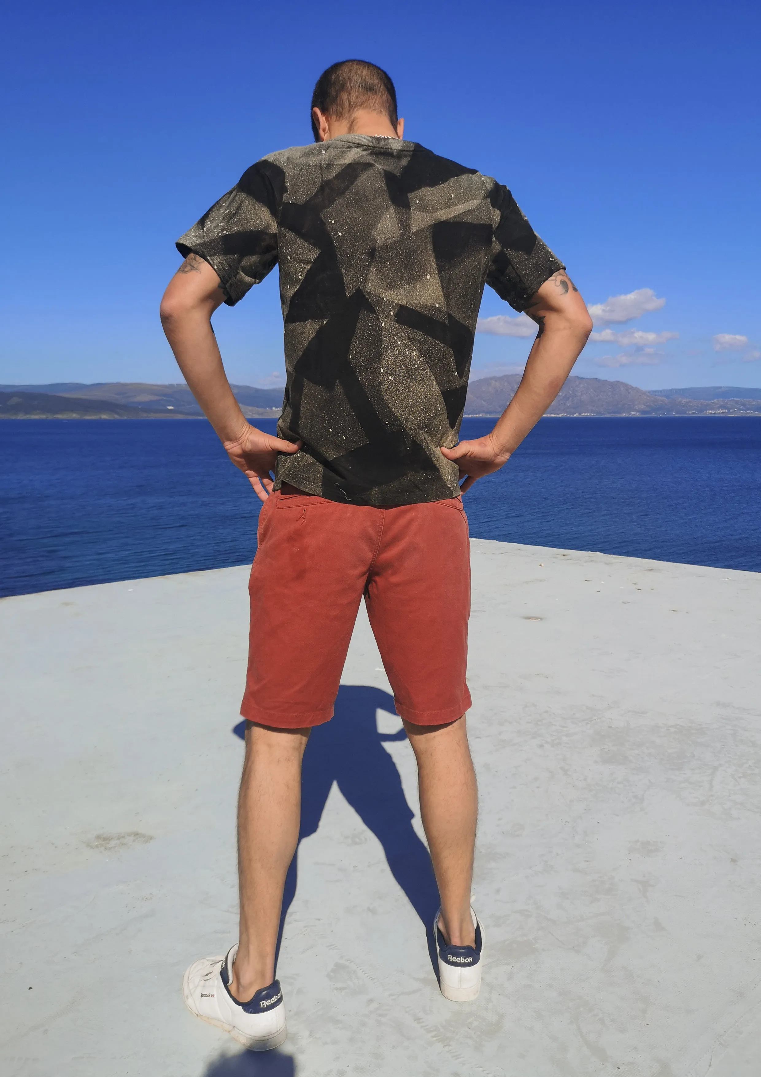 T-SHIRT UNISEX - COTTON JERSEY hand painted black / beige