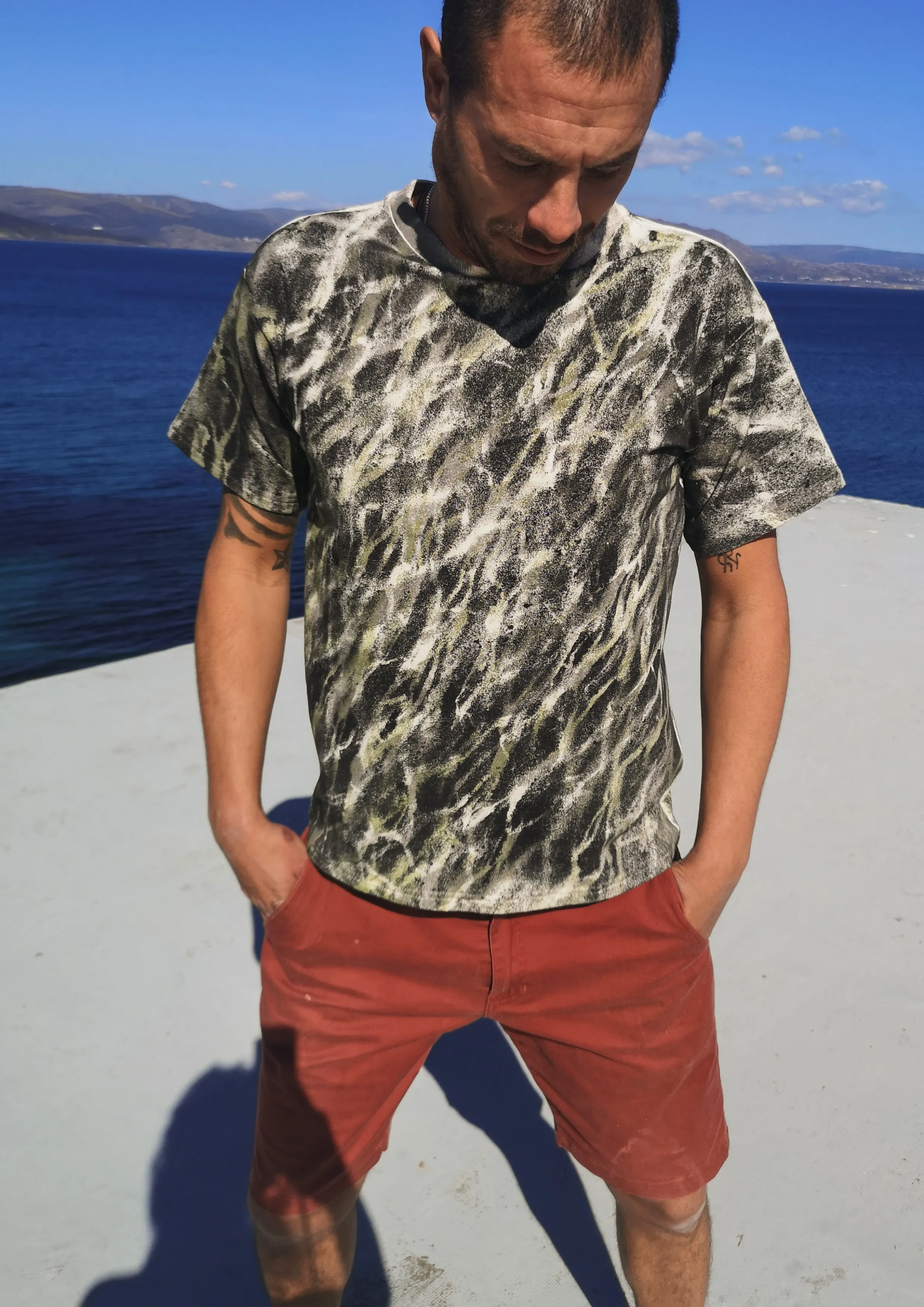 T-SHIRT UNISEX - COTTON JERSEY hand painted black / grey / green