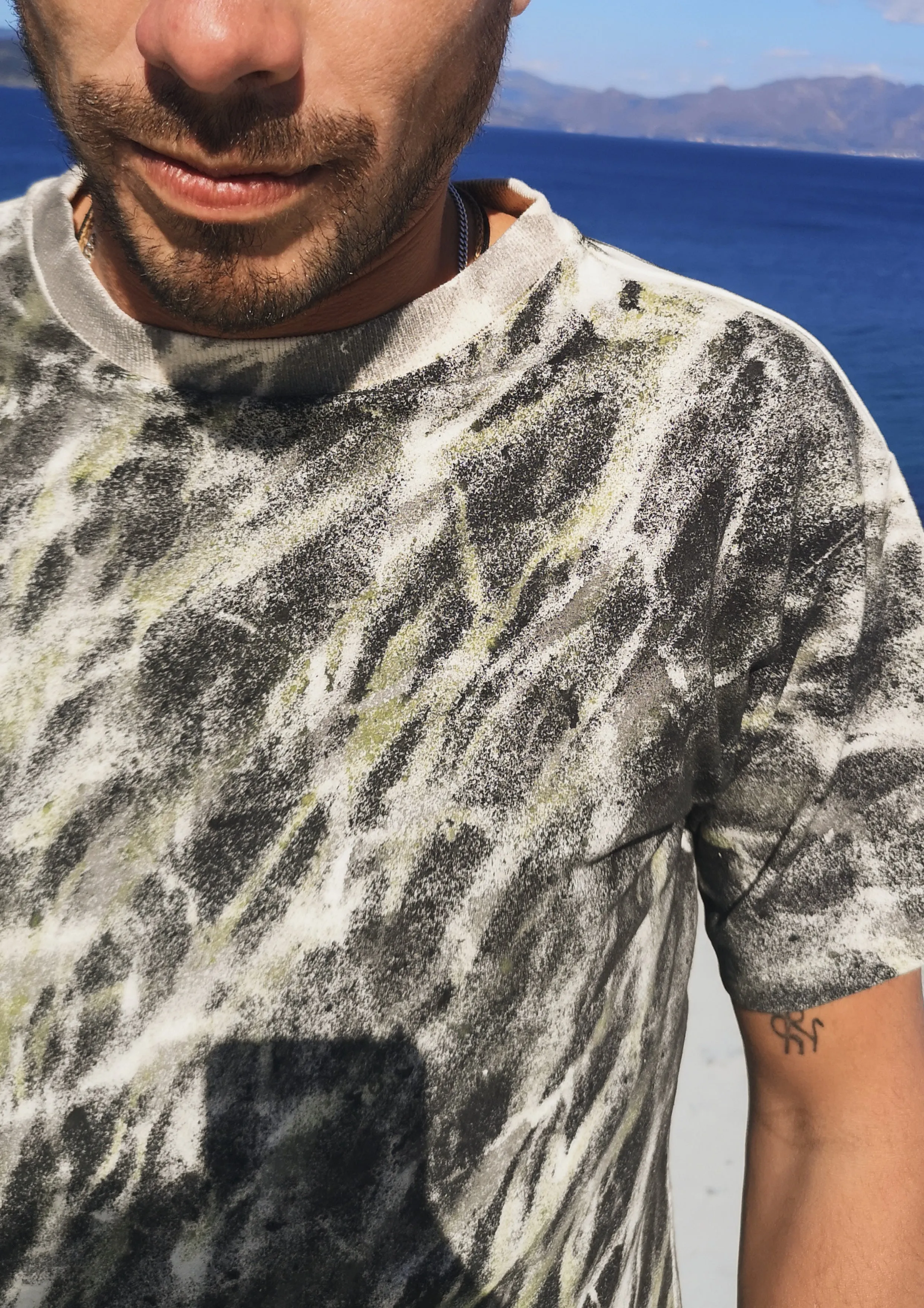 T-SHIRT UNISEX - COTTON JERSEY hand painted black / grey / green
