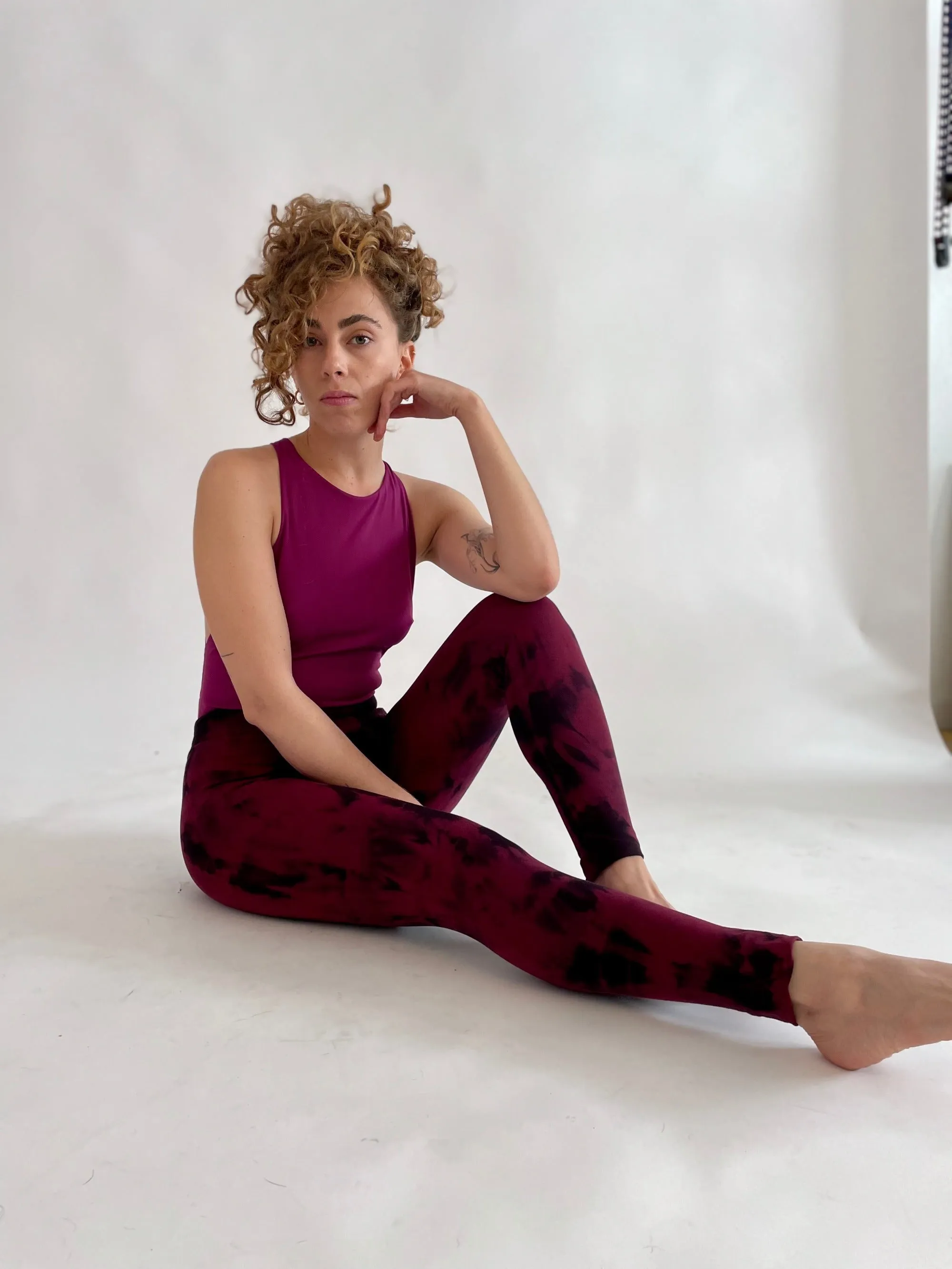 Tie Dye Yoga Leggings - Wine & Black