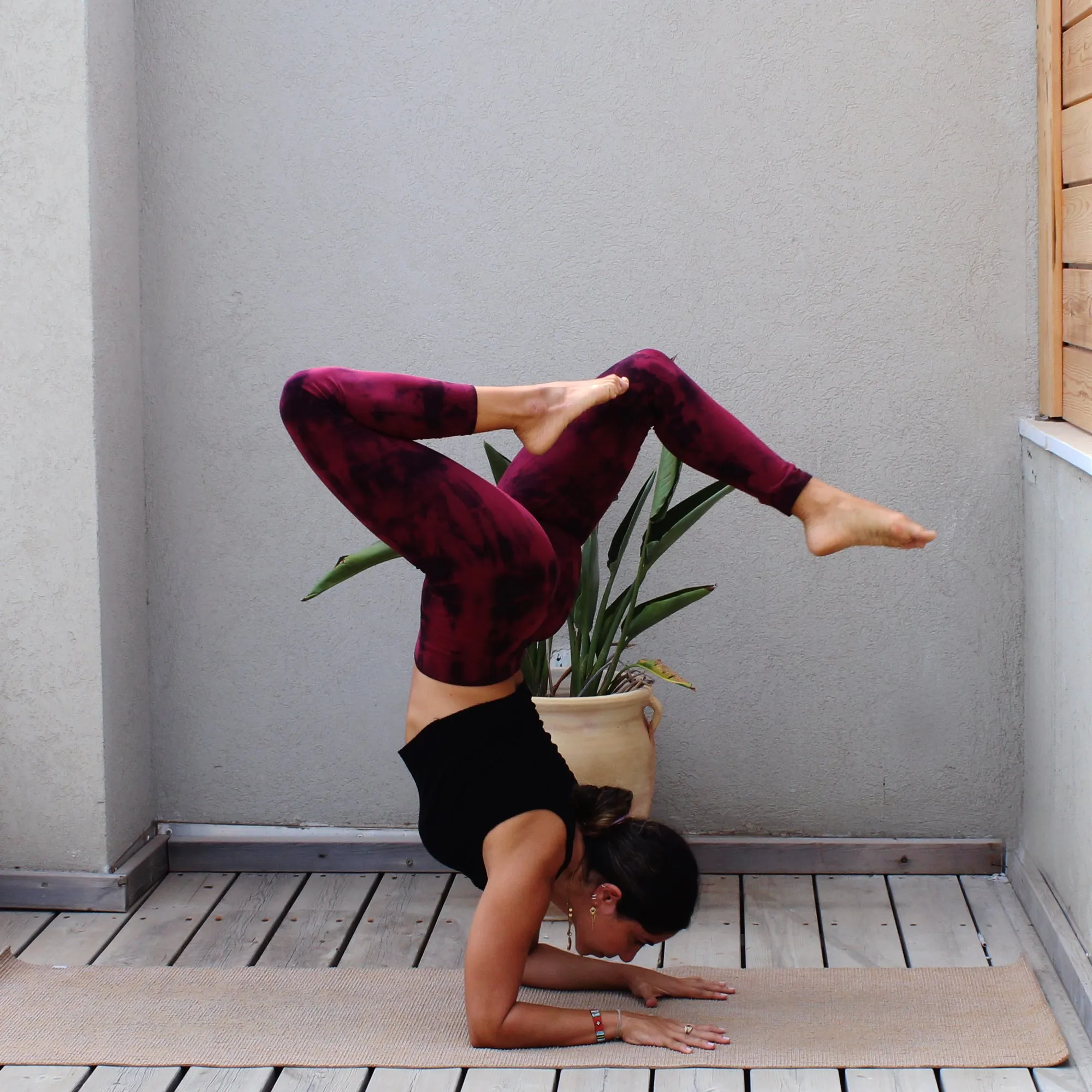 Tie Dye Yoga Leggings - Wine & Black