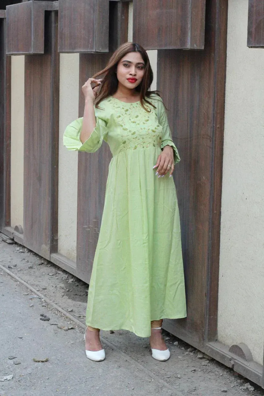 Women Green & Golden Yoke Design A-Line Kurta