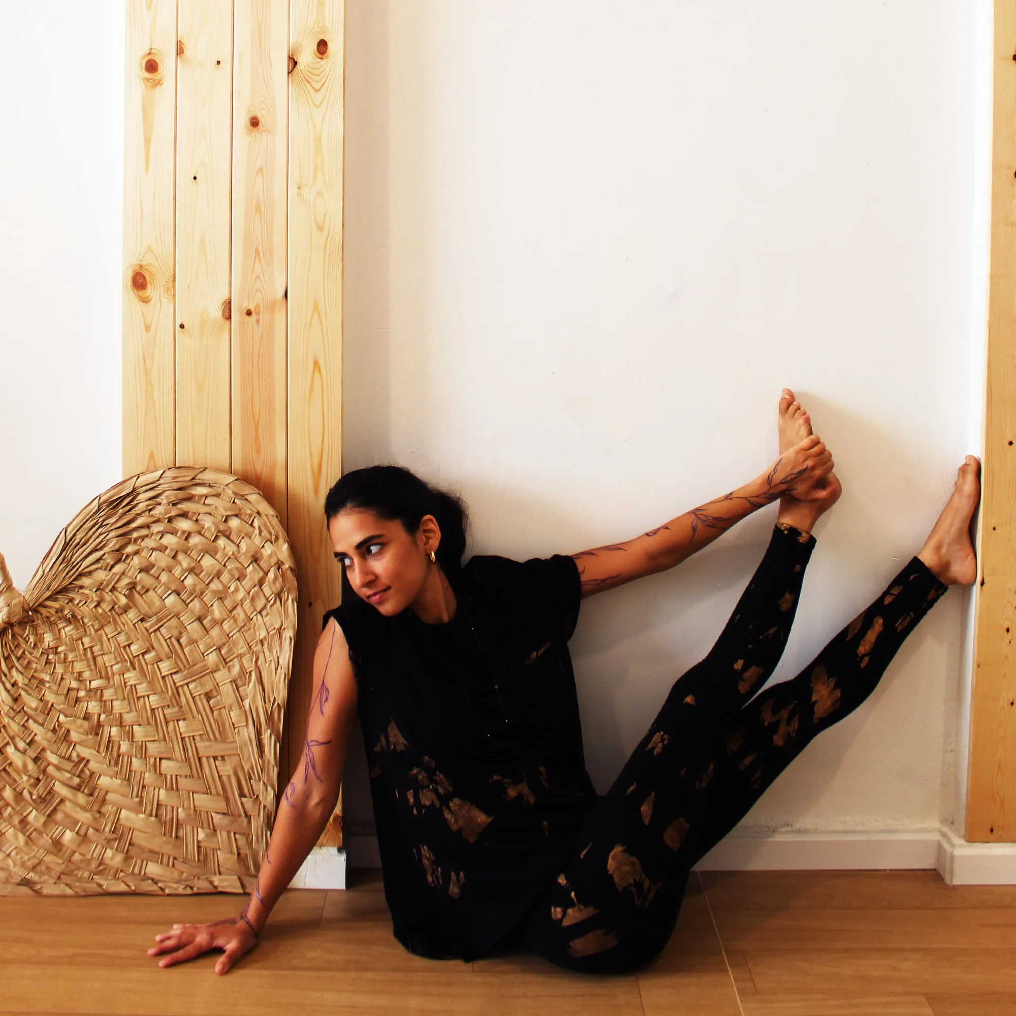 Yoga Leggings - Gold & Black